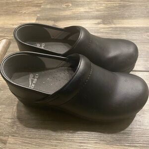 Barely worn black size 36 dansko clogs